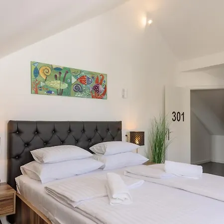 Vila White-3