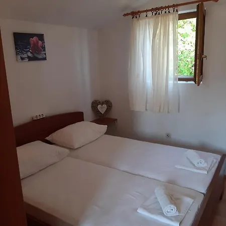 Apartmani Toni - Kucica-2