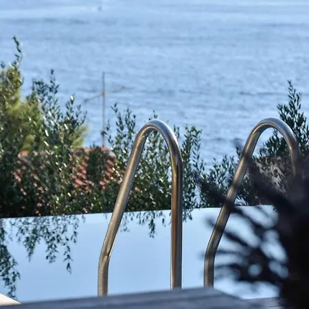 4 Stars Apartment With Private Pool, 100M Away From The Beach And Close To The Town Center-3