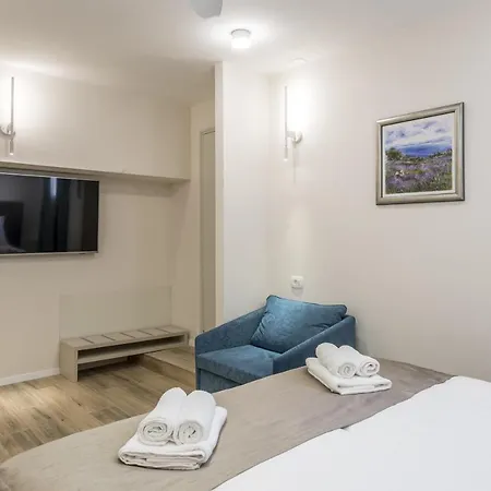 Cor Rooms-3