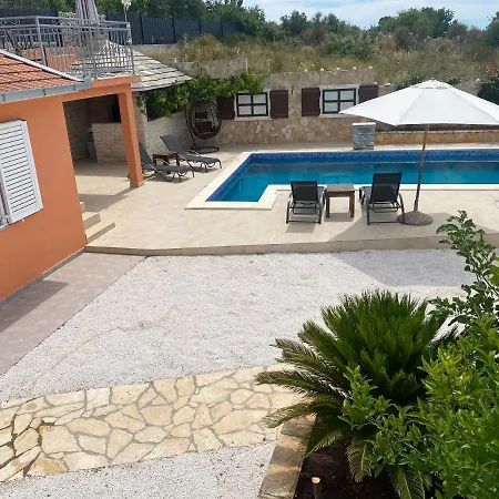 Holiday Home Cerim-2