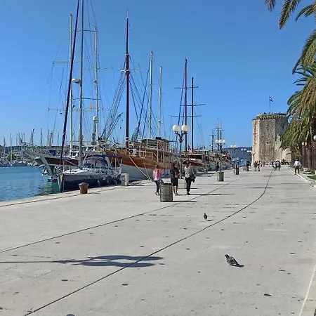 Trogir Beach Rooms & Apartments-3