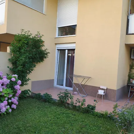 Spacious Apartment With Big Garden Near Beach-3