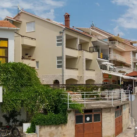 Apartments Molo Mare-3