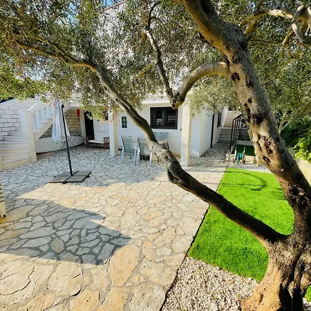 House Slatine-3