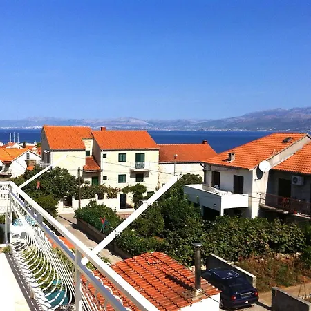 Villa Rados - 4 Sterne, 3 Apartments Fuer Maximal 18 Gaeste-3