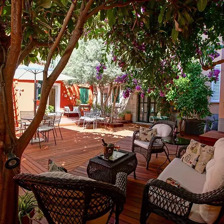 Boutique Guest Accommodation Zephyrus-3