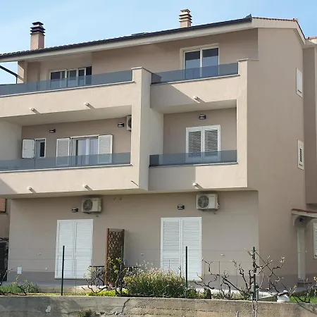 Apartments Lusani-3
