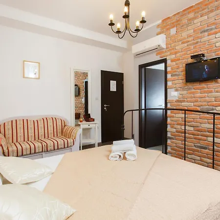 Prior Suites Split-2