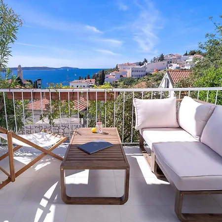 Awaken Gorgeous Sea View Apartment-3