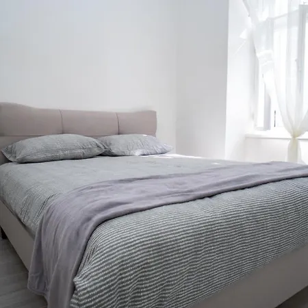 Max Suite-3