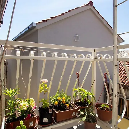 Split Accommodation-2