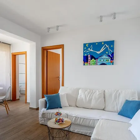 Deluxe Apartments Primi-3