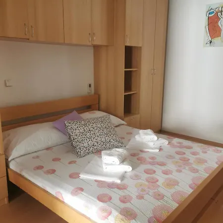 Pine Apartment-2