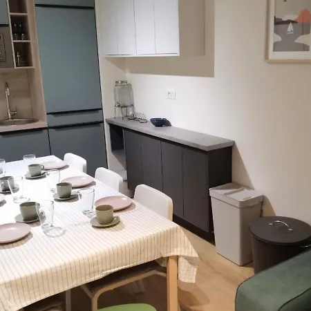 Luxe 4Br Apartment Split-2