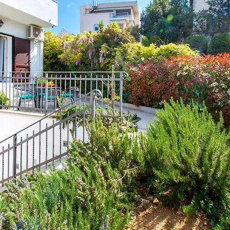 Apartment Nives In The City Center - Free Parking-2