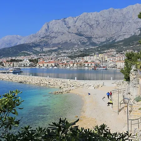 Apartments And Rooms With Wifi Makarska - 11063-3