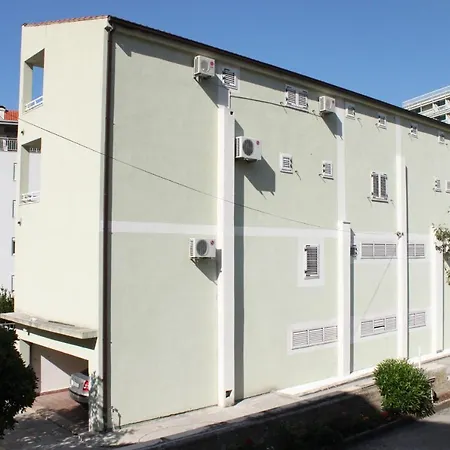 Apartments And Rooms By The Sea Makarska - 6839-2