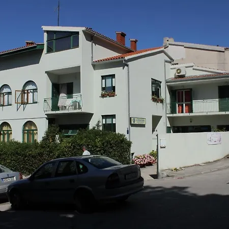 Apartments And Rooms With Parking Space Makarska - 6759-2