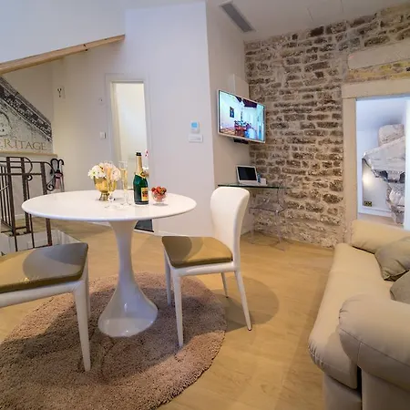Apartment Roman Heritage-3