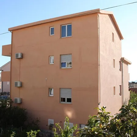 Apartments And Rooms With Parking Space Makarska - 6834-3