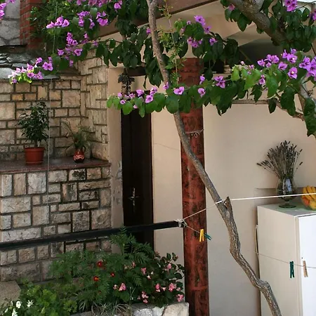 Apartments And Rooms With Parking Space Hvar - 4613-2