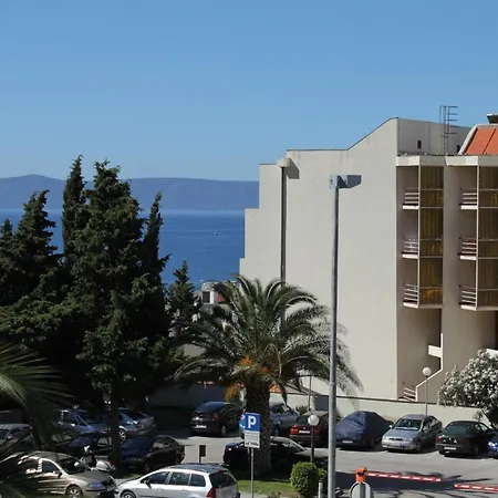 Apartments And Rooms With Parking Space Makarska - 6759-3