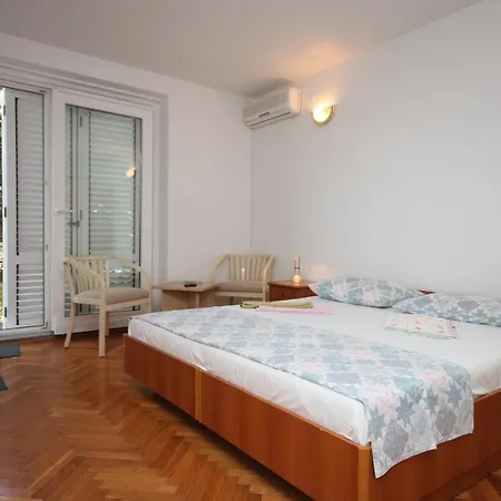 Apartments And Rooms By The Sea Makarska - 6839-3