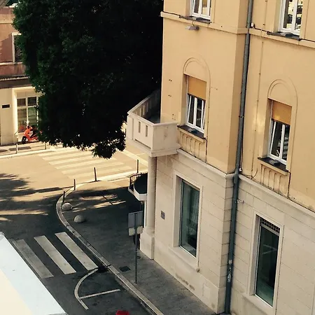 Apartment Vid-3