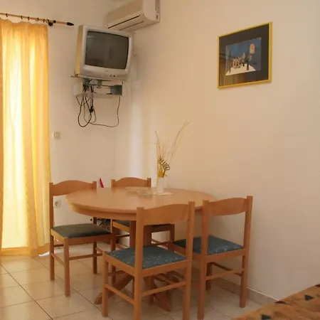 Apartments With A Parking Space Hvar - 4593-2