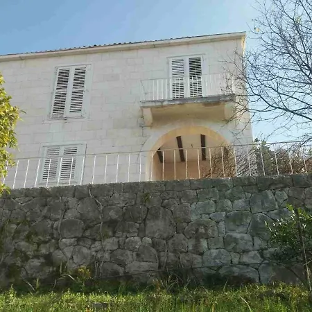Apartments By The Sea Hvar - 15401-2