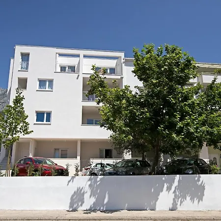 Apartments Strada Tucepi-2