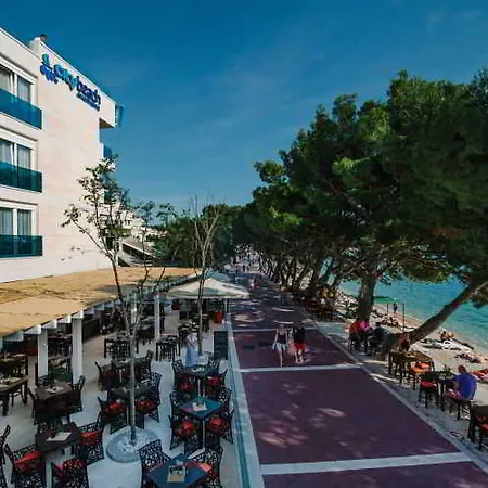 City Beach Apartment-2