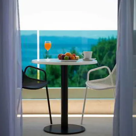 City Beach Apartment-3