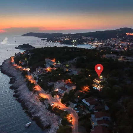 4 Bedrooms Villa Hvar Located 100M From The Sea And 1,5 Km From Hvar Old Town-3