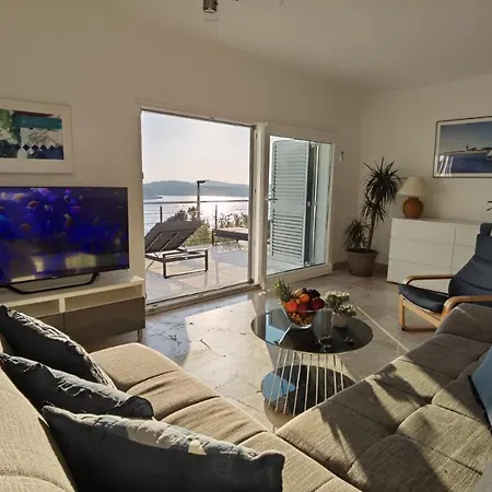 Dream View Penthouse With Jacuzzi-2