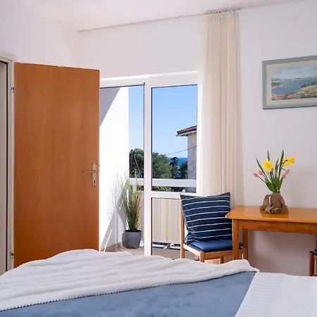 Longin Guesthouse - Zf Hvar-3