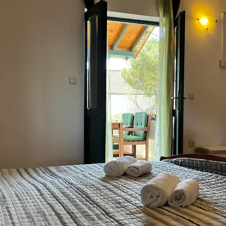 Comfort Studio Apartment With Terrace-3