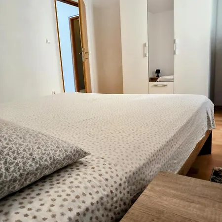Cozy Apartman Tonka-City View-2