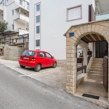 Apartments And Rooms By The Sea Nemira, Omis - 2781-3