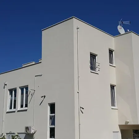 Charm Apartments And Rooms-3