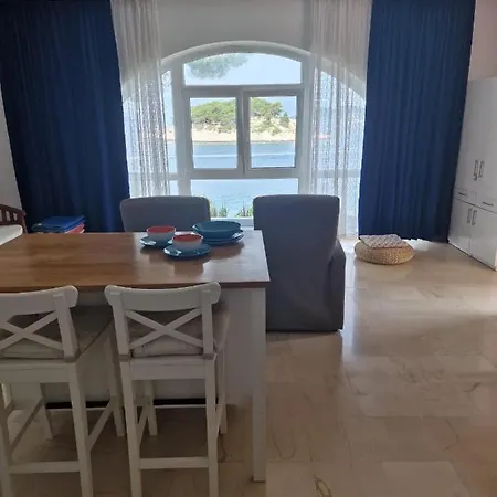 Shabby Chic Beach Cottage Hvar-3