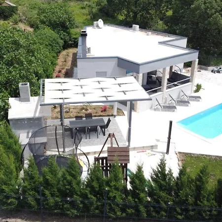 Villa Naklice-2