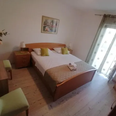 Apartmani Niki Hvar-2
