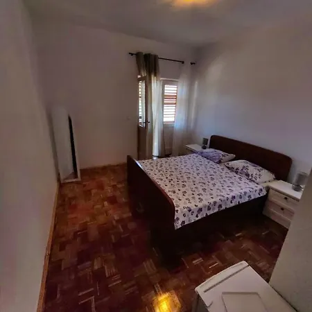 Centraly Located Room 1-2