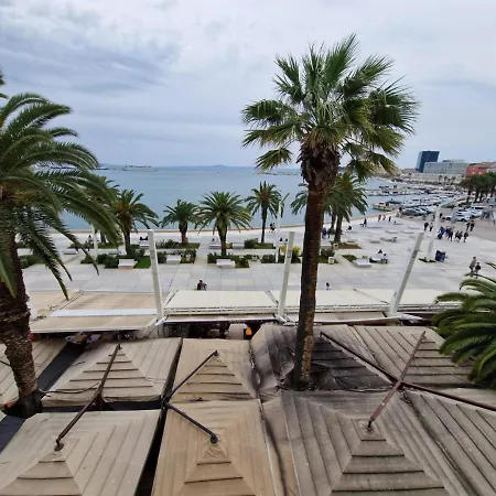 Hotel Rooms Riva-2
