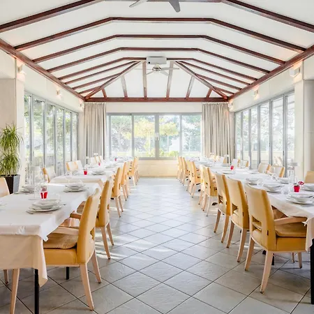 Rogac Rooms & Restaurant-2