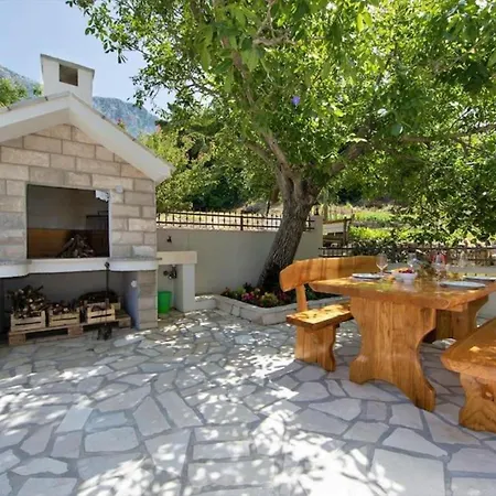Holiday House Alina With Heated Pool-3