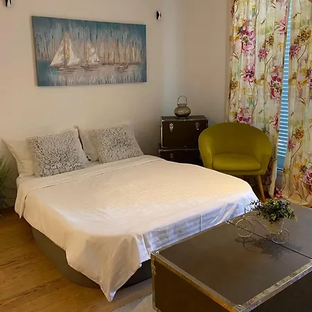 Bepo Apartment With Balcony - Free Parking-2