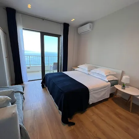 Beachfront Comfort Apartments Sinajko-3